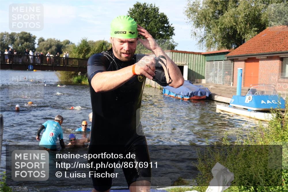 31.08.2025 - Elbe Triathlon Hamburg Luisa Fischer http://msf.ph/oto/8676911 31.08.2025 09:11:47 Schwimmen 438, 616, 653 meine-sportfotos.de