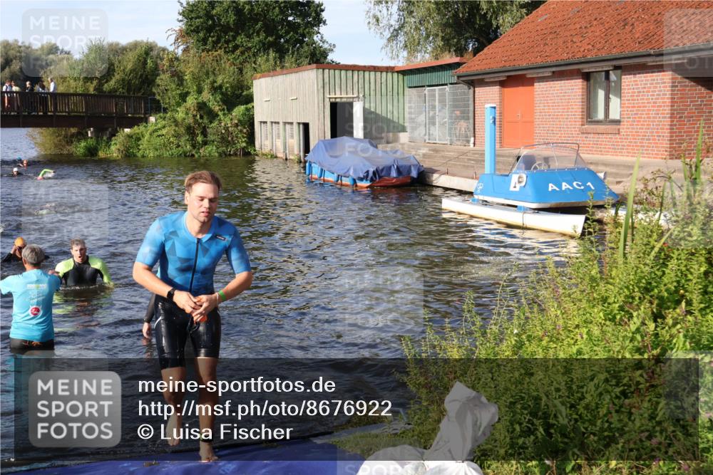 31.08.2025 - Elbe Triathlon Hamburg Luisa Fischer http://msf.ph/oto/8676922 31.08.2025 09:11:56 Schwimmen 438, 477, 568 meine-sportfotos.de