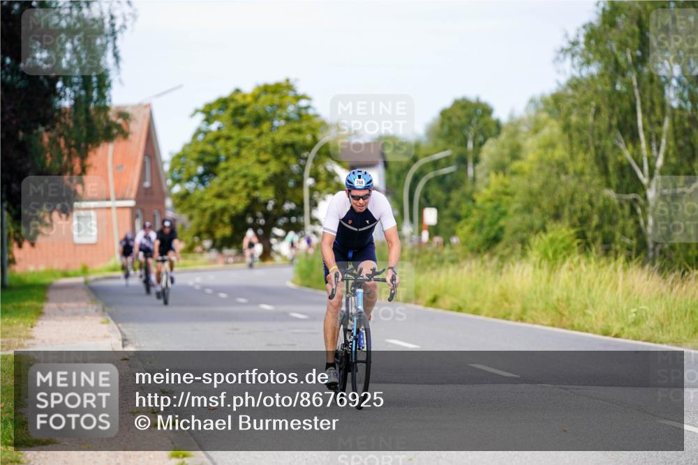 31.08.2025 - Elbe Triathlon Hamburg Michael Burmester http://msf.ph/oto/8676925 31.08.2025 10:26:05 Radfahren 768, 806, 1022, 1082 meine-sportfotos.de