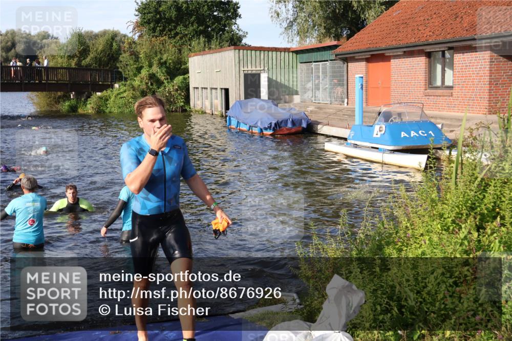 31.08.2025 - Elbe Triathlon Hamburg Luisa Fischer http://msf.ph/oto/8676926 31.08.2025 09:11:57 Schwimmen 438, 477, 568 meine-sportfotos.de