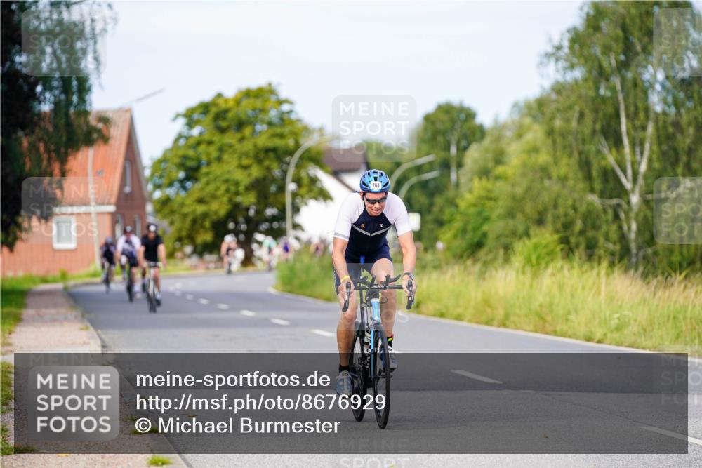 31.08.2025 - Elbe Triathlon Hamburg Michael Burmester http://msf.ph/oto/8676929 31.08.2025 10:26:05 Radfahren 768, 806, 1022, 1082 meine-sportfotos.de