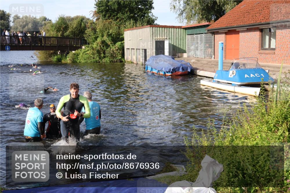 31.08.2025 - Elbe Triathlon Hamburg Luisa Fischer http://msf.ph/oto/8676936 31.08.2025 09:12:02 Schwimmen 477, 525, 568 meine-sportfotos.de
