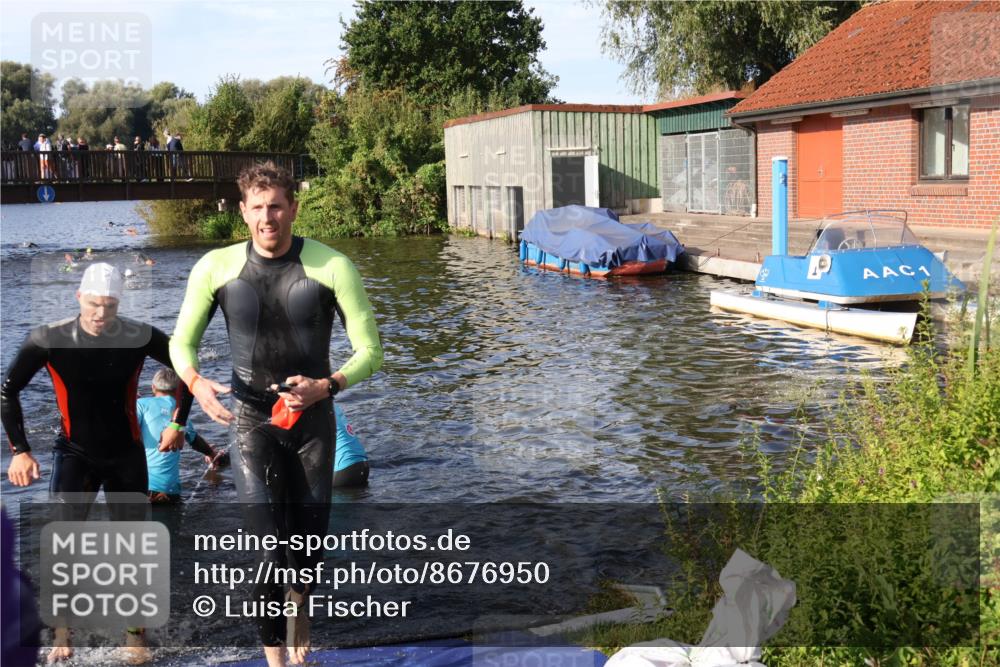 31.08.2025 - Elbe Triathlon Hamburg Luisa Fischer http://msf.ph/oto/8676950 31.08.2025 09:12:05 Schwimmen 477, 525, 568, 626 meine-sportfotos.de
