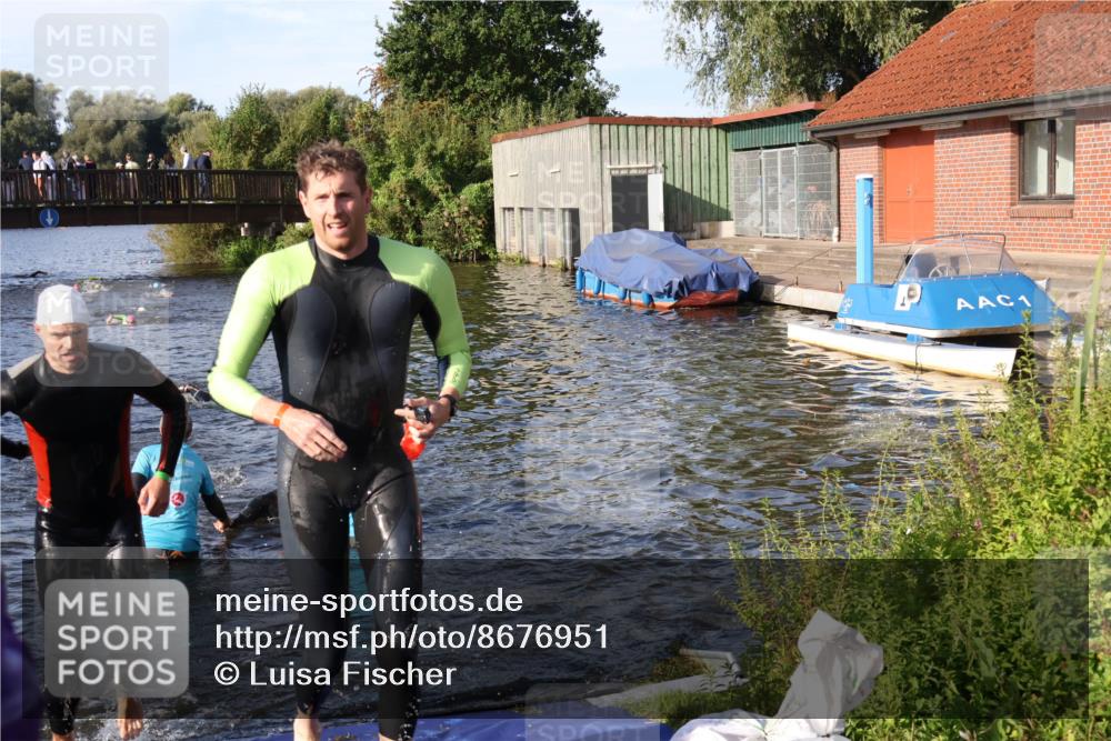 31.08.2025 - Elbe Triathlon Hamburg Luisa Fischer http://msf.ph/oto/8676951 31.08.2025 09:12:05 Schwimmen 477, 525, 568, 626 meine-sportfotos.de
