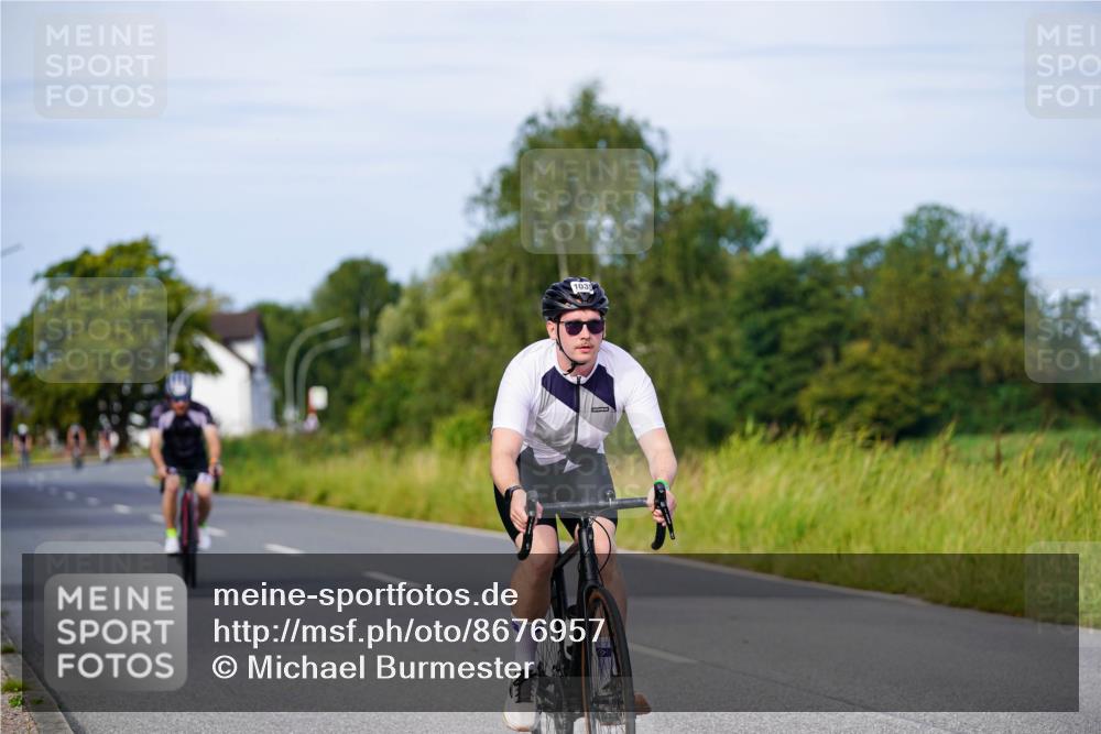 31.08.2025 - Elbe Triathlon Hamburg Michael Burmester http://msf.ph/oto/8676957 31.08.2025 10:26:14 Radfahren 699, 1022, 1035 meine-sportfotos.de