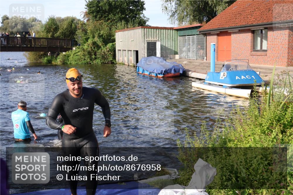 31.08.2025 - Elbe Triathlon Hamburg Luisa Fischer http://msf.ph/oto/8676958 31.08.2025 09:12:10 Schwimmen 525, 626, 639 meine-sportfotos.de