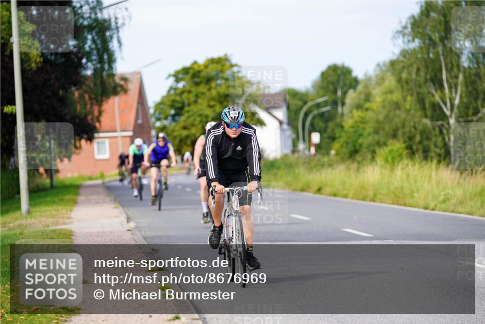 31.08.2025 - Elbe Triathlon Hamburg Michael Burmester http://msf.ph/oto/8676969 31.08.2025 10:26:21 Radfahren 905, 936, 1103, 1108, 1149 meine-sportfotos.de
