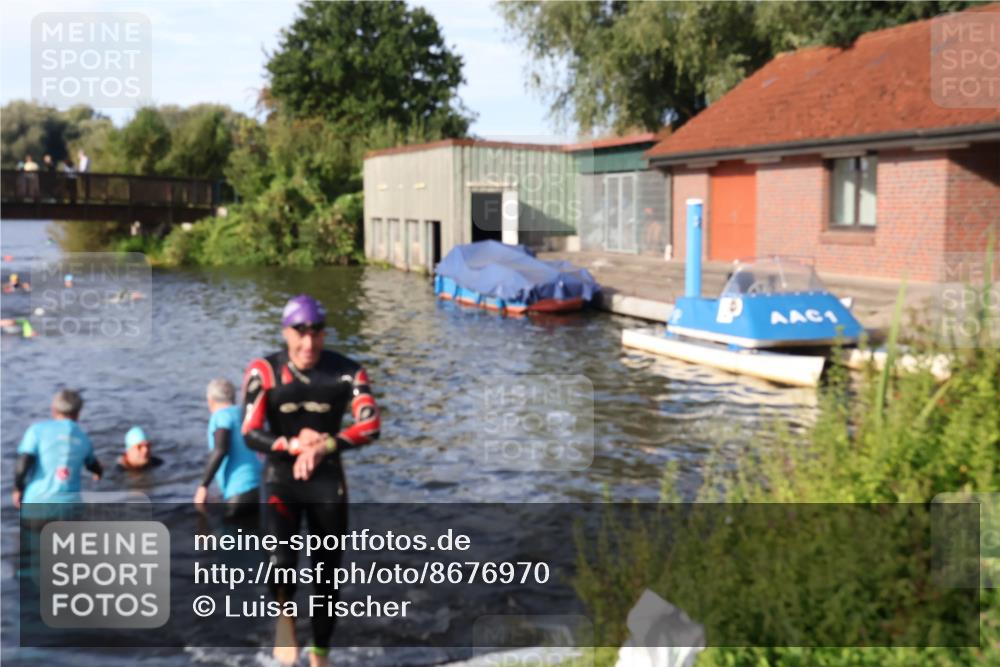 31.08.2025 - Elbe Triathlon Hamburg Luisa Fischer http://msf.ph/oto/8676970 31.08.2025 09:12:13 Schwimmen 525, 626, 639 meine-sportfotos.de