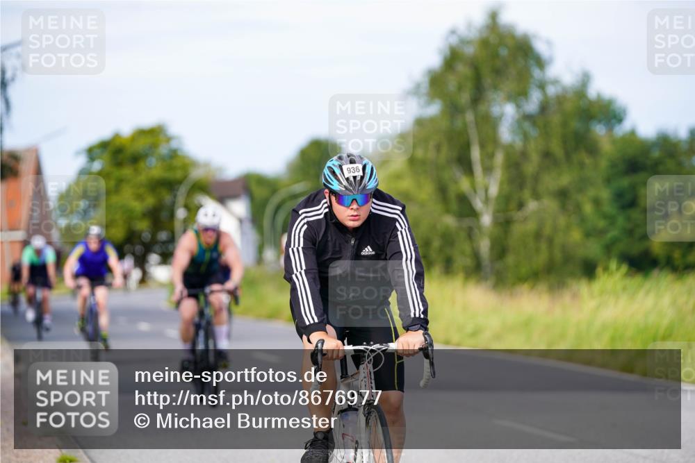 31.08.2025 - Elbe Triathlon Hamburg Michael Burmester http://msf.ph/oto/8676977 31.08.2025 10:26:22 Radfahren 905, 936, 951, 1103, 1108, 1149 meine-sportfotos.de