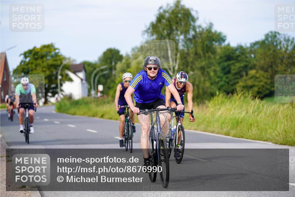 31.08.2025 - Elbe Triathlon Hamburg Michael Burmester http://msf.ph/oto/8676990 31.08.2025 10:26:25 Radfahren 905, 934, 936, 951, 980, 1103, 1108, 1149 meine-sportfotos.de