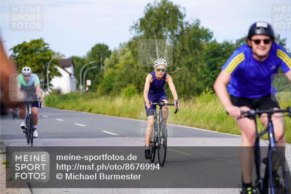 31.08.2025 - Elbe Triathlon Hamburg Michael Burmester http://msf.ph/oto/8676994 31.08.2025 10:26:26 Radfahren 905, 934, 936, 951, 980, 1103, 1108, 1149 meine-sportfotos.de
