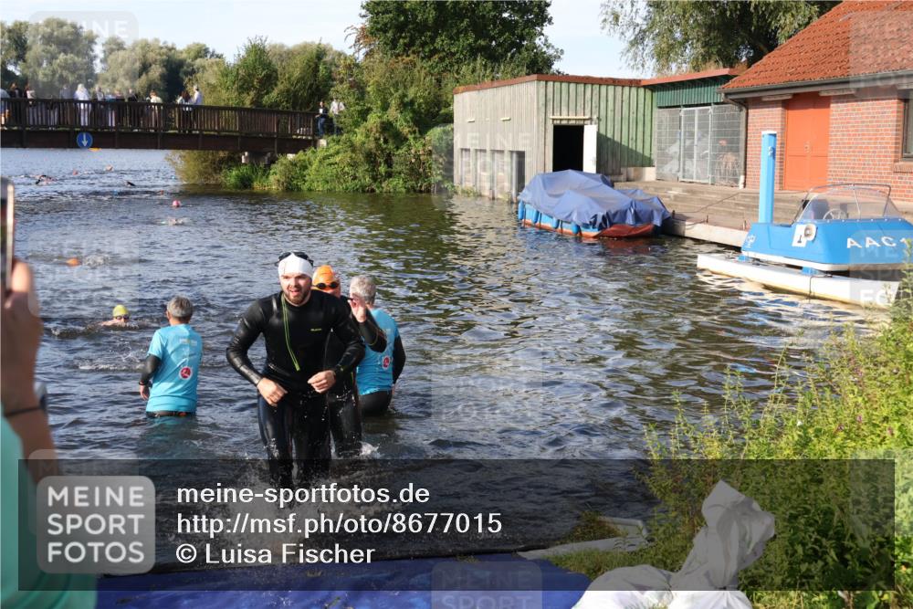 31.08.2025 - Elbe Triathlon Hamburg Luisa Fischer http://msf.ph/oto/8677015 31.08.2025 09:12:48 Schwimmen 461, 566, 642, 643 meine-sportfotos.de
