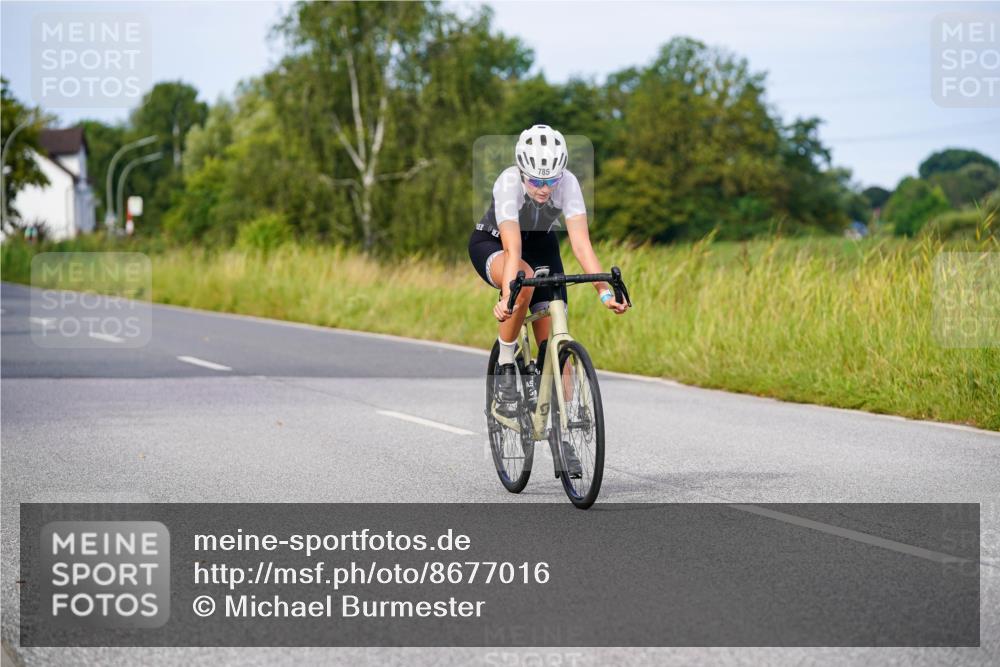 31.08.2025 - Elbe Triathlon Hamburg Michael Burmester http://msf.ph/oto/8677016 31.08.2025 10:26:37 Radfahren 785, 1010 meine-sportfotos.de