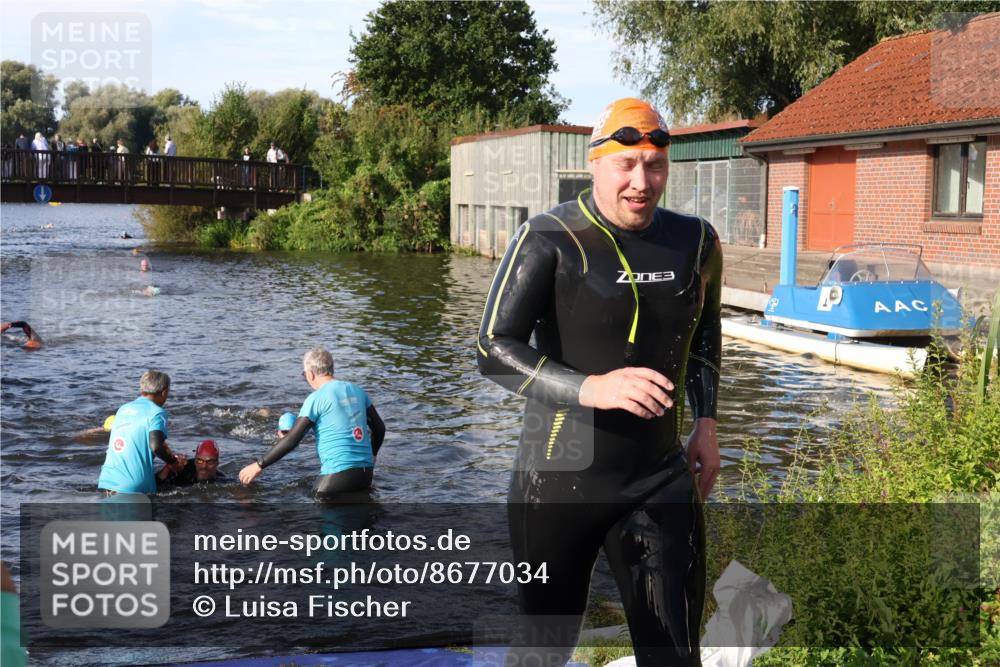 31.08.2025 - Elbe Triathlon Hamburg Luisa Fischer http://msf.ph/oto/8677034 31.08.2025 09:12:52 Schwimmen 461, 566, 615, 627, 642 meine-sportfotos.de