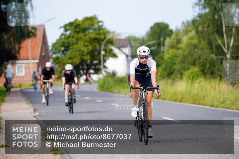 31.08.2025 - Elbe Triathlon Hamburg Michael Burmester http://msf.ph/oto/8677037 31.08.2025 10:26:48 Radfahren 801, 840, 987, 1145 meine-sportfotos.de