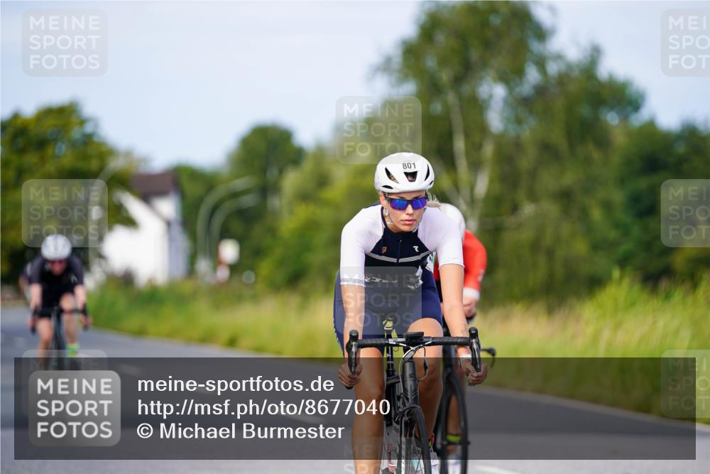 31.08.2025 - Elbe Triathlon Hamburg Michael Burmester http://msf.ph/oto/8677040 31.08.2025 10:26:48 Radfahren 801, 840, 987, 1145 meine-sportfotos.de