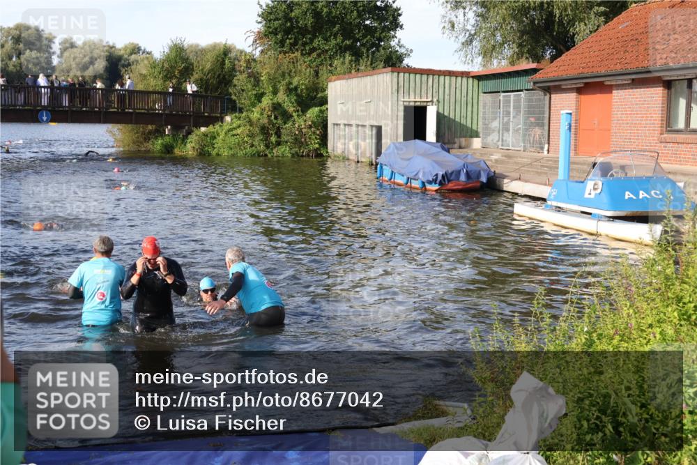 31.08.2025 - Elbe Triathlon Hamburg Luisa Fischer http://msf.ph/oto/8677042 31.08.2025 09:12:53 Schwimmen 461, 566, 615, 627, 642 meine-sportfotos.de