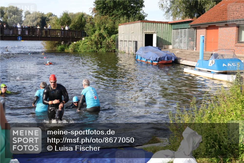31.08.2025 - Elbe Triathlon Hamburg Luisa Fischer http://msf.ph/oto/8677050 31.08.2025 09:12:54 Schwimmen 566, 615, 623, 627, 642 meine-sportfotos.de