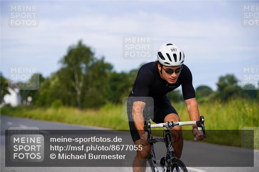 31.08.2025 - Elbe Triathlon Hamburg Michael Burmester http://msf.ph/oto/8677055 31.08.2025 10:26:52 Radfahren 801, 840, 987, 992, 1145 meine-sportfotos.de