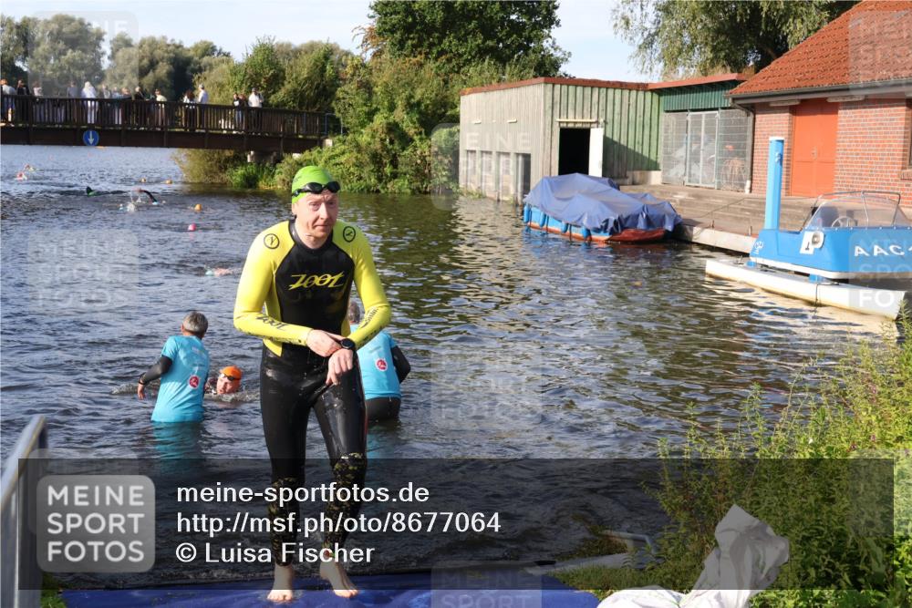 31.08.2025 - Elbe Triathlon Hamburg Luisa Fischer http://msf.ph/oto/8677064 31.08.2025 09:13:04 Schwimmen 579, 615, 623 meine-sportfotos.de