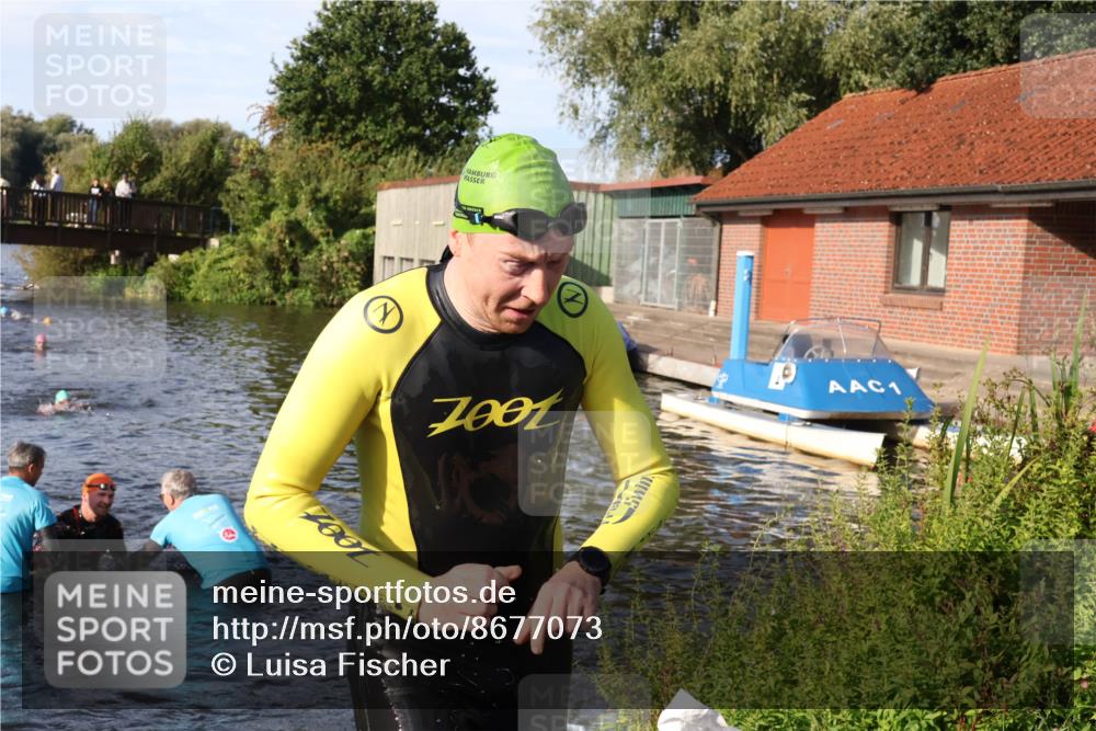 31.08.2025 - Elbe Triathlon Hamburg Luisa Fischer http://msf.ph/oto/8677073 31.08.2025 09:13:05 Schwimmen 579, 623 meine-sportfotos.de