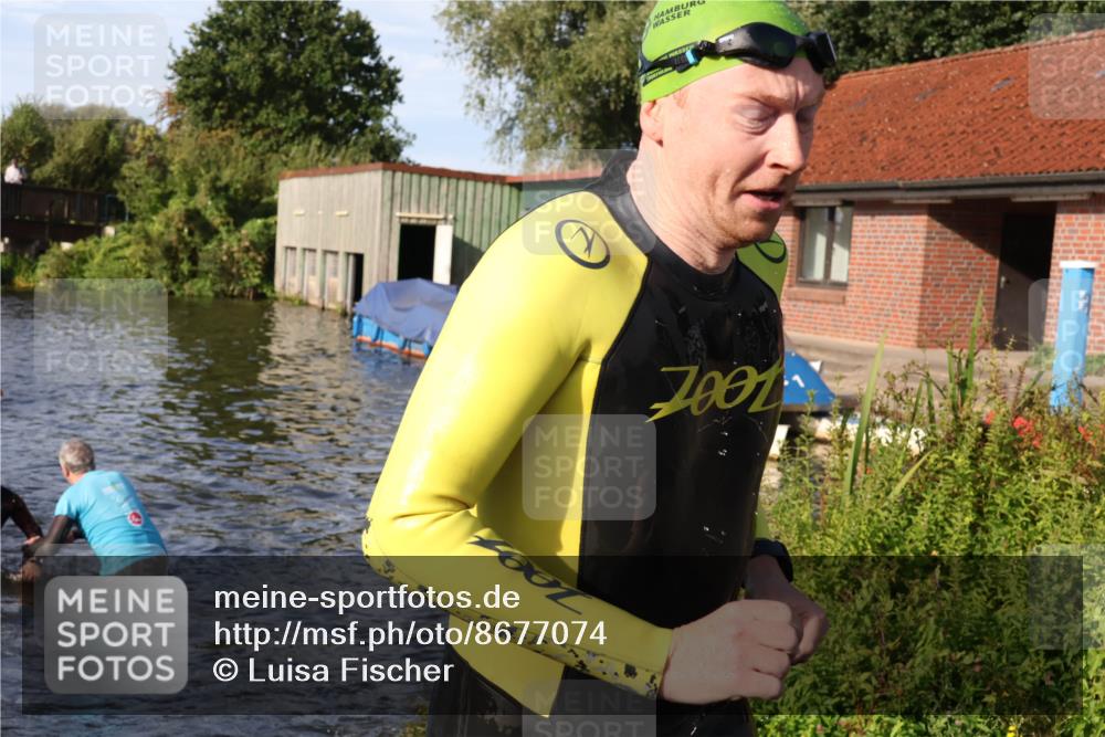 31.08.2025 - Elbe Triathlon Hamburg Luisa Fischer http://msf.ph/oto/8677074 31.08.2025 09:13:05 Schwimmen 579, 623 meine-sportfotos.de