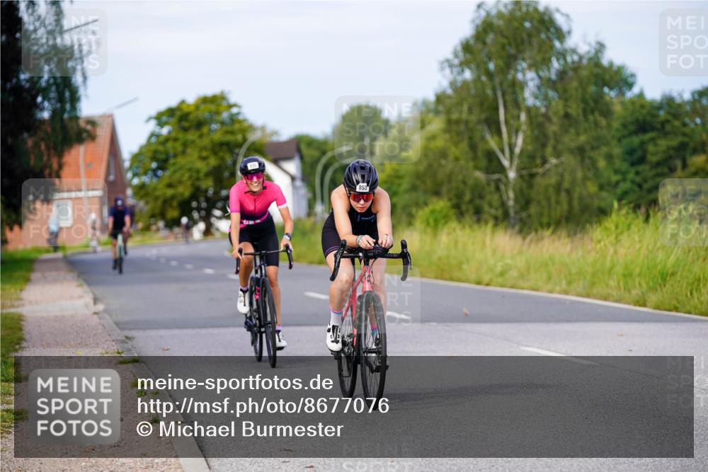 31.08.2025 - Elbe Triathlon Hamburg Michael Burmester http://msf.ph/oto/8677076 31.08.2025 10:27:00 Radfahren 830, 853, 992, 993 meine-sportfotos.de