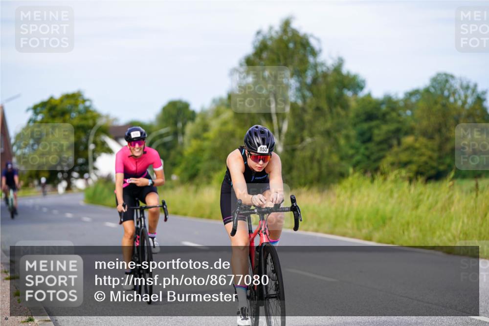31.08.2025 - Elbe Triathlon Hamburg Michael Burmester http://msf.ph/oto/8677080 31.08.2025 10:27:00 Radfahren 830, 853, 992, 993 meine-sportfotos.de