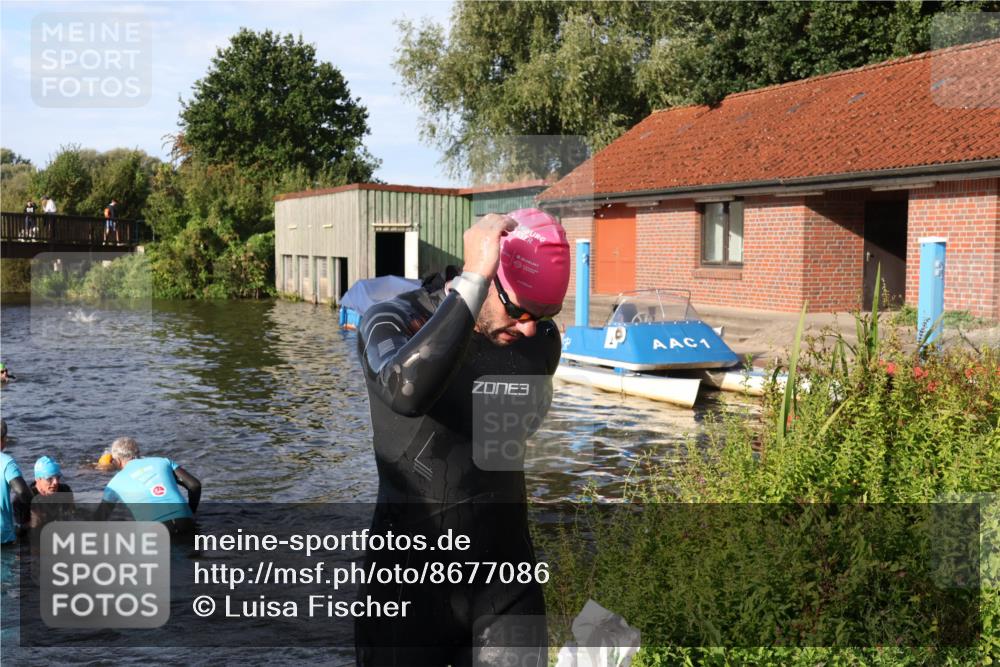 31.08.2025 - Elbe Triathlon Hamburg Luisa Fischer http://msf.ph/oto/8677086 31.08.2025 09:13:36 Schwimmen 558, 624, 753 meine-sportfotos.de