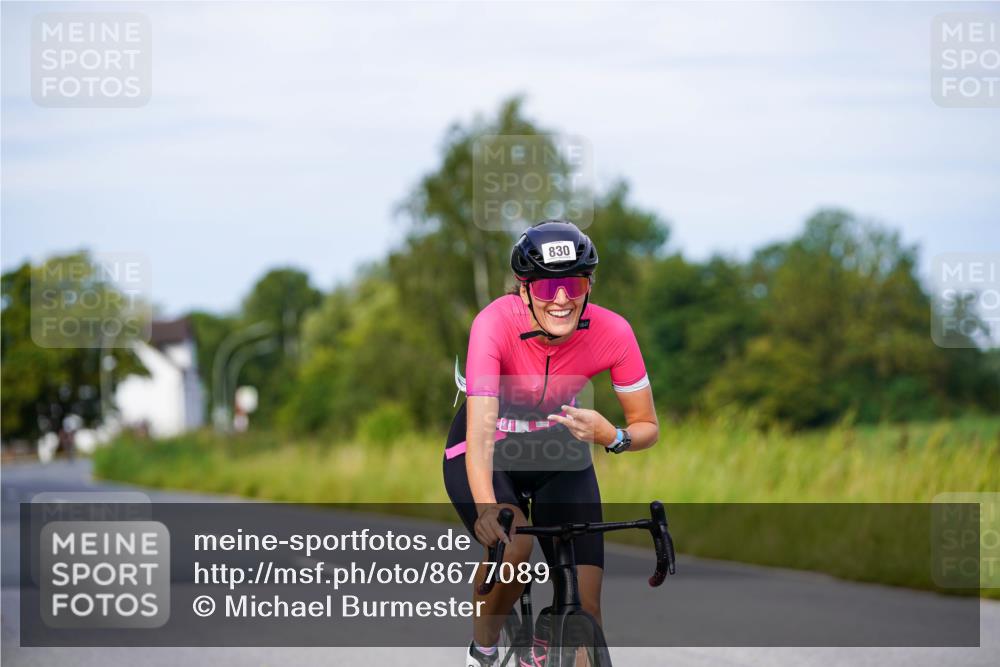 31.08.2025 - Elbe Triathlon Hamburg Michael Burmester http://msf.ph/oto/8677089 31.08.2025 10:27:01 Radfahren 830, 853, 992, 993 meine-sportfotos.de