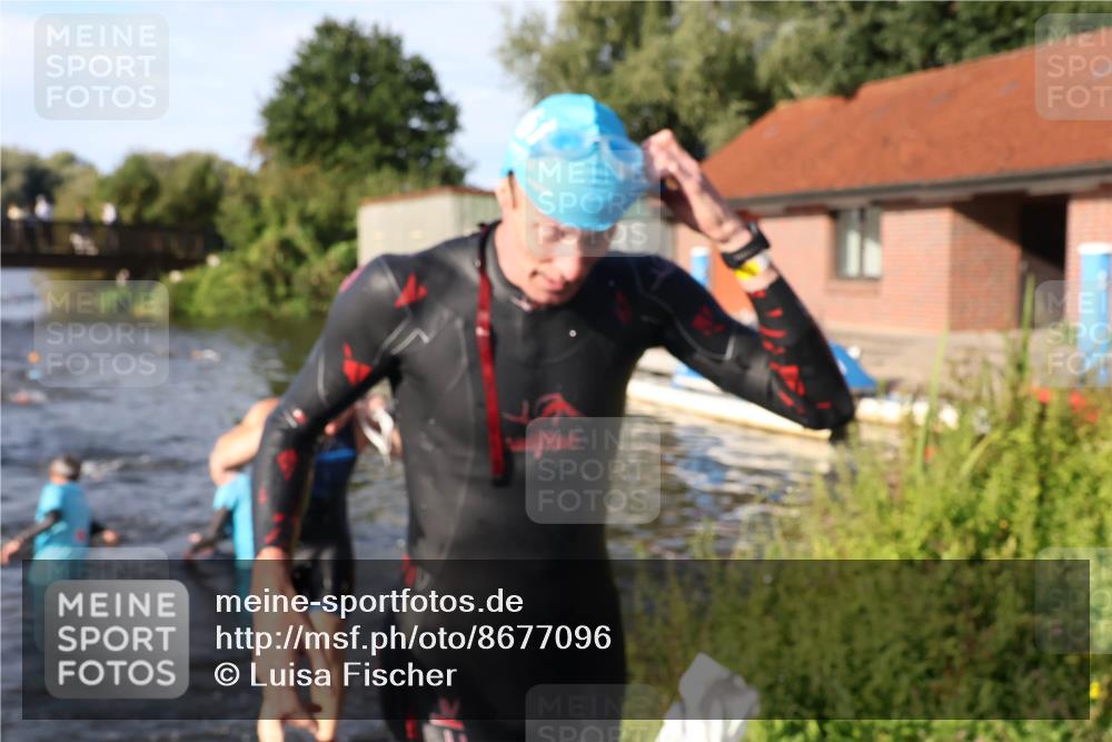 31.08.2025 - Elbe Triathlon Hamburg Luisa Fischer http://msf.ph/oto/8677096 31.08.2025 09:13:44 Schwimmen 624, 631, 753 meine-sportfotos.de