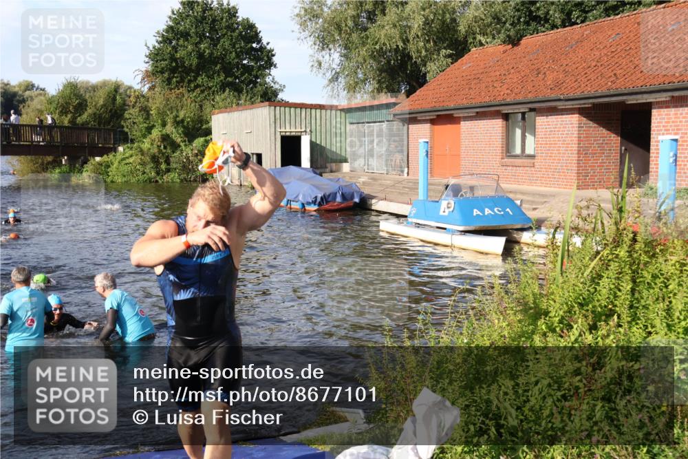 31.08.2025 - Elbe Triathlon Hamburg Luisa Fischer http://msf.ph/oto/8677101 31.08.2025 09:13:45 Schwimmen 624, 631, 753 meine-sportfotos.de