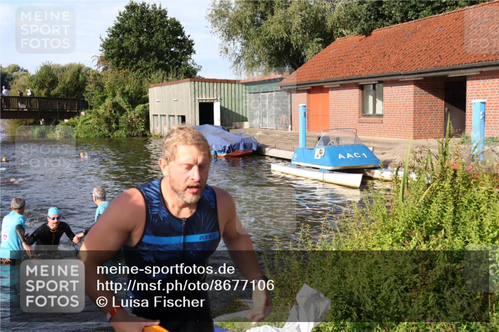 31.08.2025 - Elbe Triathlon Hamburg Luisa Fischer http://msf.ph/oto/8677106 31.08.2025 09:13:46 Schwimmen 611, 624, 631, 753 meine-sportfotos.de