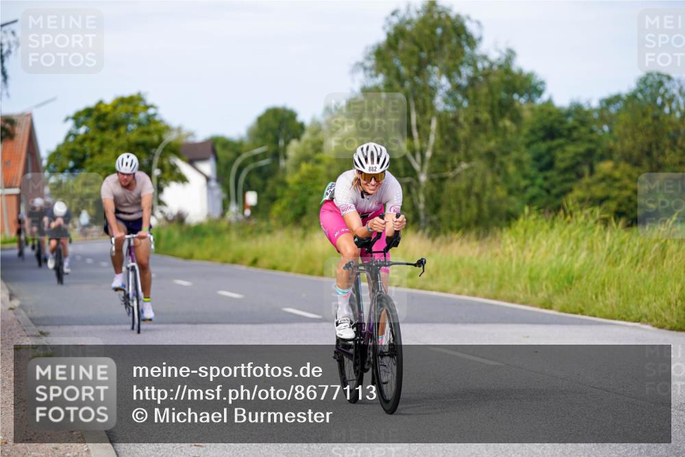 31.08.2025 - Elbe Triathlon Hamburg Michael Burmester http://msf.ph/oto/8677113 31.08.2025 10:27:13 Radfahren 882, 1013, 1027, 1105 meine-sportfotos.de