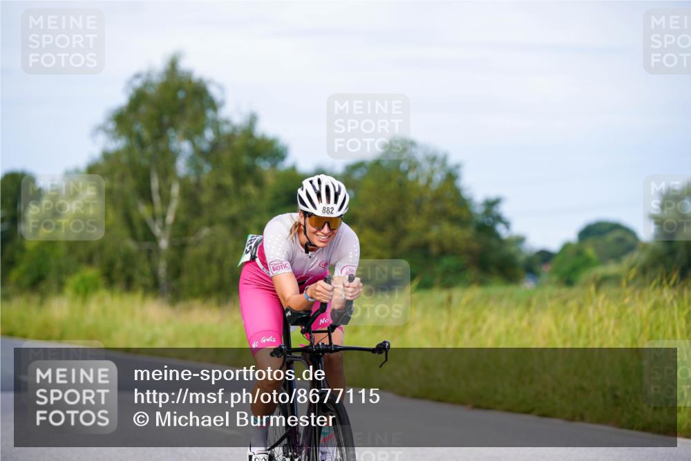 31.08.2025 - Elbe Triathlon Hamburg Michael Burmester http://msf.ph/oto/8677115 31.08.2025 10:27:13 Radfahren 882, 1013, 1027, 1105 meine-sportfotos.de
