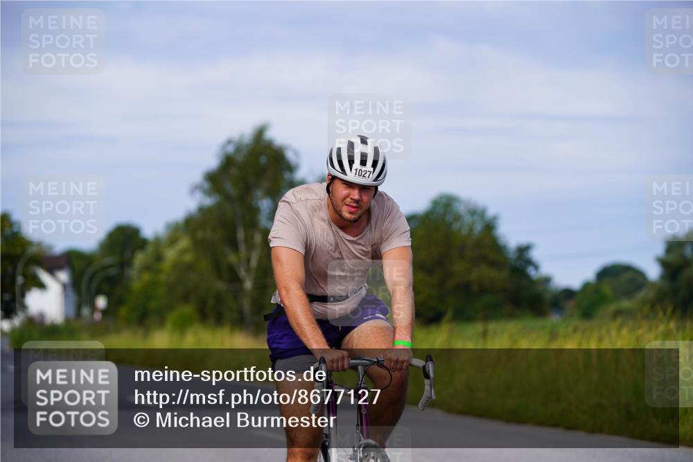 31.08.2025 - Elbe Triathlon Hamburg Michael Burmester http://msf.ph/oto/8677127 31.08.2025 10:27:15 Radfahren 882, 1013, 1027, 1105, 1129 meine-sportfotos.de