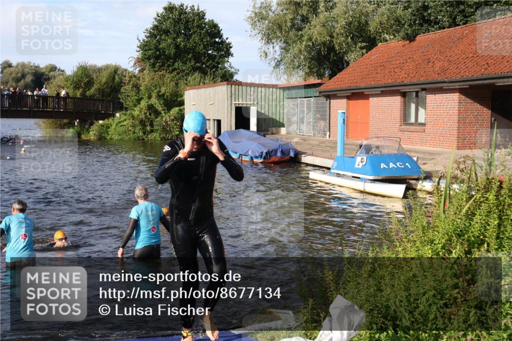 31.08.2025 - Elbe Triathlon Hamburg Luisa Fischer http://msf.ph/oto/8677134 31.08.2025 09:14:11 Schwimmen 563, 597, 608, 638, 659 meine-sportfotos.de