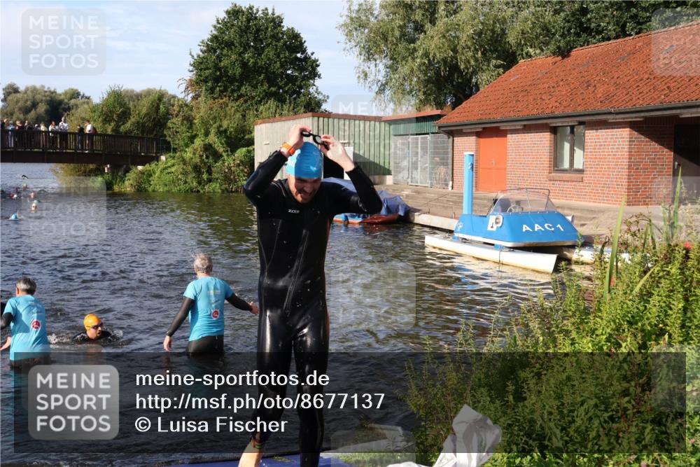31.08.2025 - Elbe Triathlon Hamburg Luisa Fischer http://msf.ph/oto/8677137 31.08.2025 09:14:12 Schwimmen 597, 608, 638, 659 meine-sportfotos.de