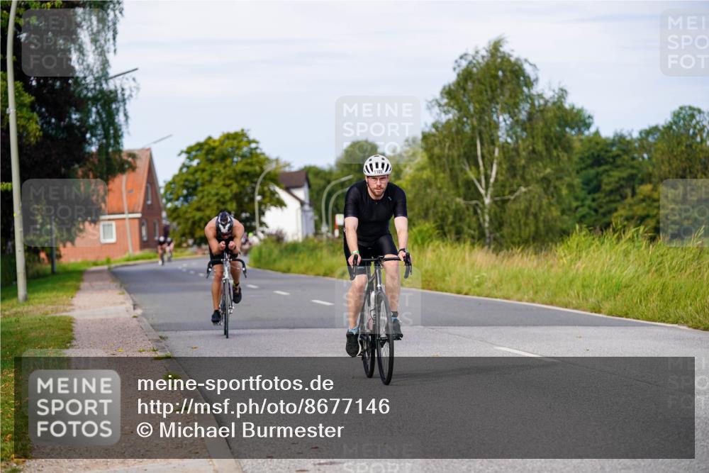 31.08.2025 - Elbe Triathlon Hamburg Michael Burmester http://msf.ph/oto/8677146 31.08.2025 10:27:19 Radfahren 1013, 1105, 1129 meine-sportfotos.de