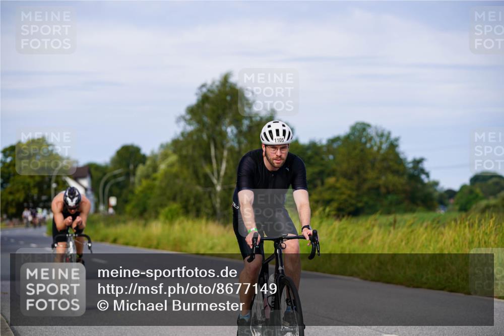 31.08.2025 - Elbe Triathlon Hamburg Michael Burmester http://msf.ph/oto/8677149 31.08.2025 10:27:20 Radfahren 1013, 1105, 1129 meine-sportfotos.de