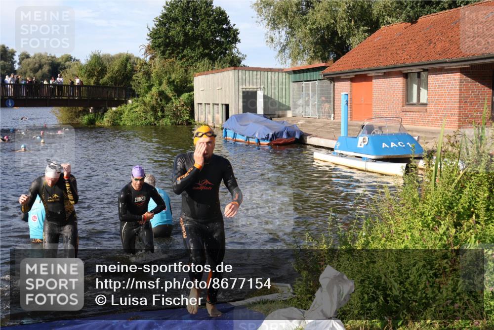 31.08.2025 - Elbe Triathlon Hamburg Luisa Fischer http://msf.ph/oto/8677154 31.08.2025 09:14:18 Schwimmen 597, 601, 638, 659 meine-sportfotos.de