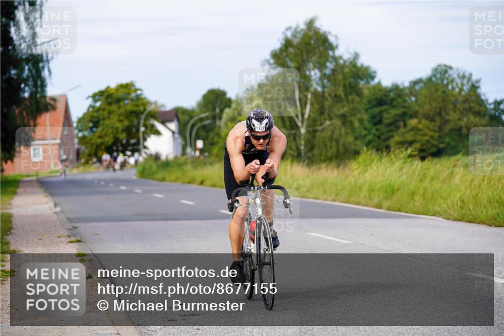 31.08.2025 - Elbe Triathlon Hamburg Michael Burmester http://msf.ph/oto/8677155 31.08.2025 10:27:20 Radfahren 1013, 1105, 1129 meine-sportfotos.de