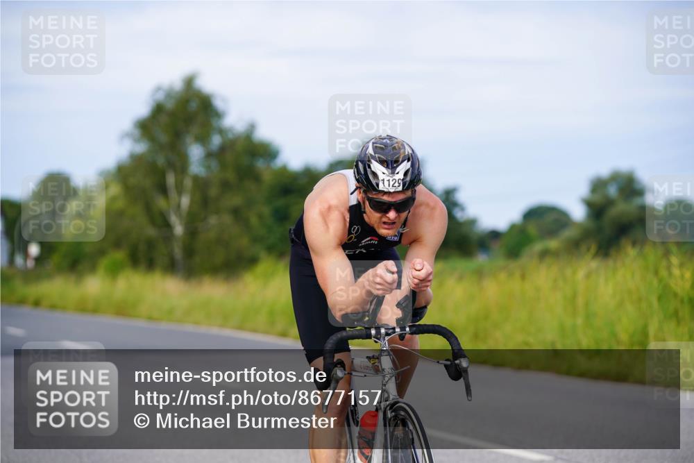 31.08.2025 - Elbe Triathlon Hamburg Michael Burmester http://msf.ph/oto/8677157 31.08.2025 10:27:21 Radfahren 1105, 1129 meine-sportfotos.de