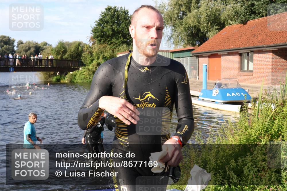 31.08.2025 - Elbe Triathlon Hamburg Luisa Fischer http://msf.ph/oto/8677169 31.08.2025 09:14:21 Schwimmen 597, 601, 638, 659 meine-sportfotos.de