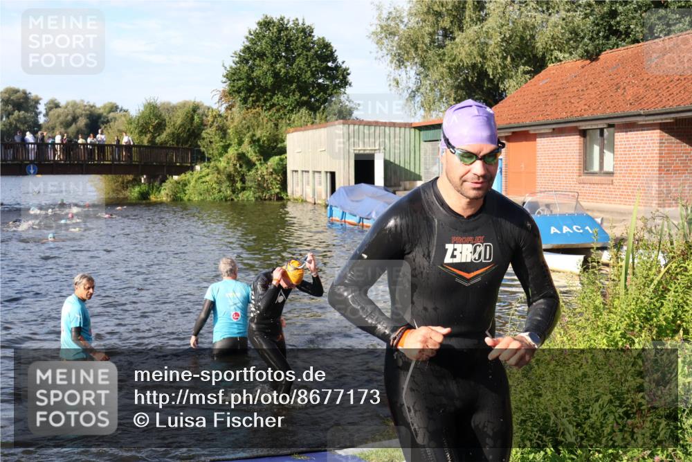 31.08.2025 - Elbe Triathlon Hamburg Luisa Fischer http://msf.ph/oto/8677173 31.08.2025 09:14:21 Schwimmen 597, 601, 638, 659 meine-sportfotos.de