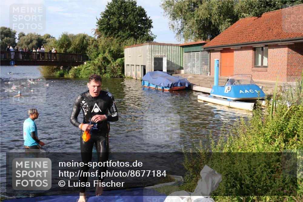 31.08.2025 - Elbe Triathlon Hamburg Luisa Fischer http://msf.ph/oto/8677184 31.08.2025 09:14:24 Schwimmen 601, 638 meine-sportfotos.de