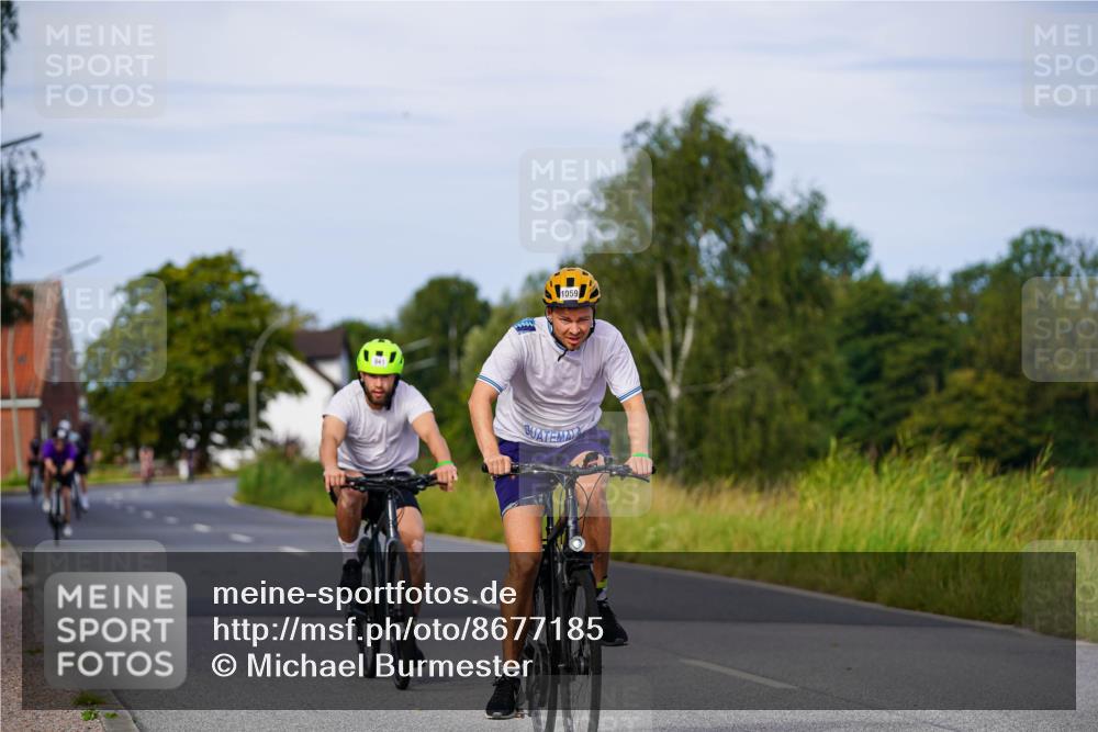 31.08.2025 - Elbe Triathlon Hamburg Michael Burmester http://msf.ph/oto/8677185 31.08.2025 10:27:40 Radfahren 797, 941, 1038, 1059 meine-sportfotos.de