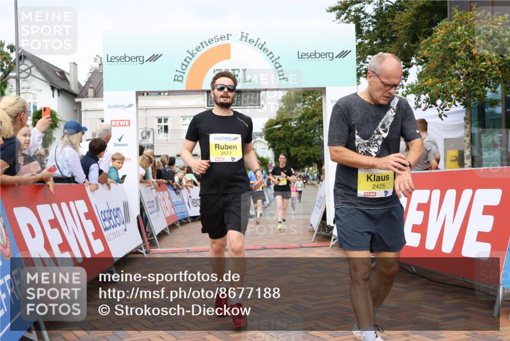 31.08.2025 - 21. Blankeneser Heldenlauf Strokosch-Dieckow http://msf.ph/oto/8677188 31.08.2025 10:27:51 Ziel 2577, 2775, 2425, 2345, 2344, 2402, 2080, 2197 meine-sportfotos.de