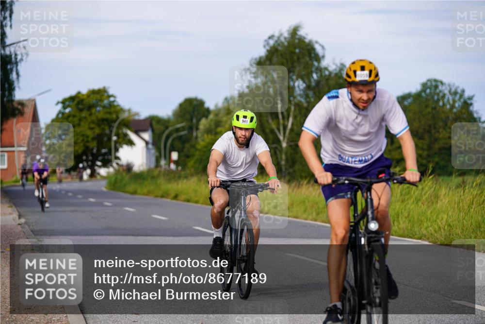31.08.2025 - Elbe Triathlon Hamburg Michael Burmester http://msf.ph/oto/8677189 31.08.2025 10:27:41 Radfahren 797, 941, 1038, 1059 meine-sportfotos.de