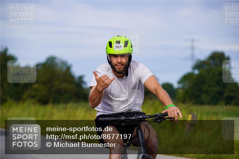 31.08.2025 - Elbe Triathlon Hamburg Michael Burmester http://msf.ph/oto/8677197 31.08.2025 10:27:42 Radfahren 797, 941, 1038, 1059 meine-sportfotos.de